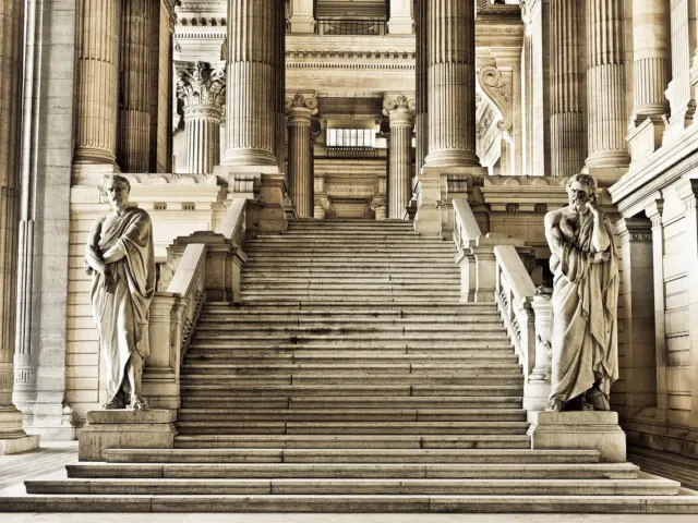 Philadelphia Courts and Legal Aid for Residents